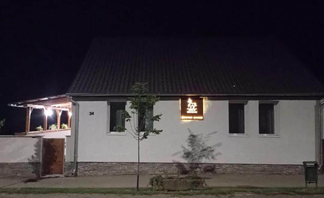 Servus Vendeghaz Lengyeltoti Luaran gambar
