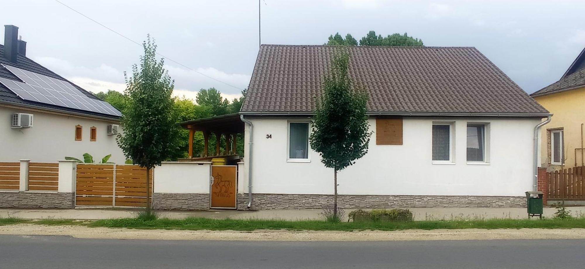 Servus Vendeghaz Lengyeltoti Luaran gambar